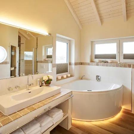 Luxuswellnesshaus Strandburg *